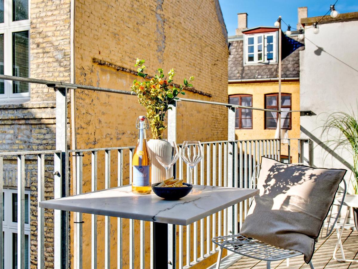 Sanders Leaves - Charming Three-Bedroom Apartment In Downtown Copenhagen Exterior photo
